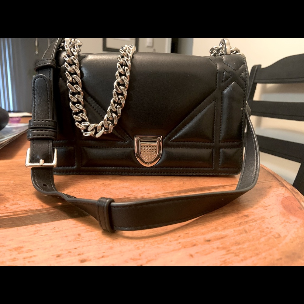 CHRISTIAN DIOR
Lambskin Leather Diorama Flap Bag